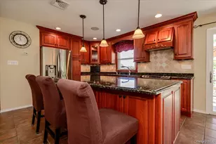 784 Newbridge Rd, Bellmore, NY 11710 - Photo 4