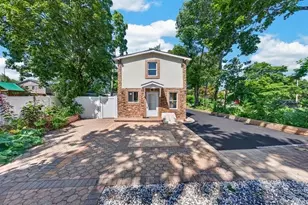 14 Electric St, Patchogue, NY 11772 - Photo 4