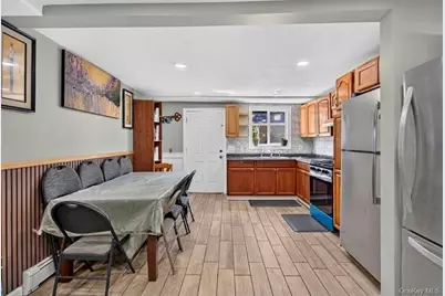 14 Electric Street, Patchogue, NY 11772 - Photo 10