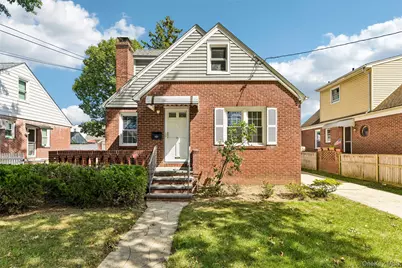 70 Paul Avenue, New Hyde Park, NY 11040 - Photo 4