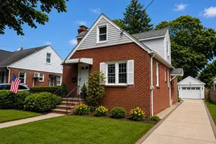 70 Paul Ave, New Hyde Park, NY 11040 - Photo 2