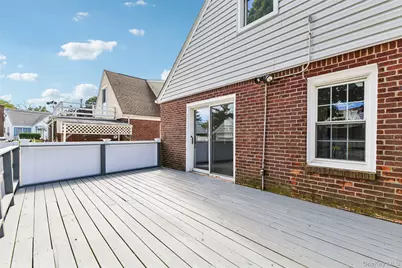 70 Paul Avenue, New Hyde Park, NY 11040 - Photo 32