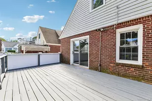 70 Paul Ave, New Hyde Park, NY 11040 - Photo 32
