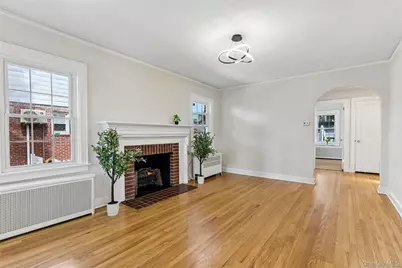 70 Paul Avenue, New Hyde Park, NY 11040 - Photo 6