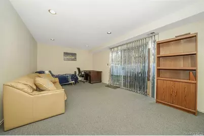 37 Santa Barbara, Plainview, NY 11803 - Photo 10