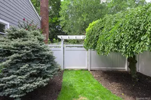 22 Sycamore Ln, Commack, NY 11725 - Photo 28