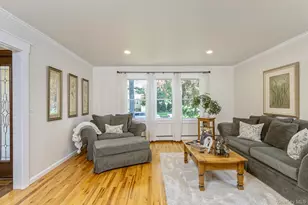 22 Sycamore Ln, Commack, NY 11725 - Photo 8