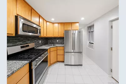 210 Brooklyn Avenue, Brooklyn, NY 11213 - Photo 16