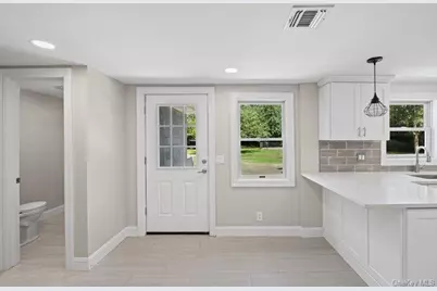 511 Montauk Highway, East Moriches, NY 11940 - Photo 20