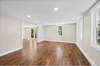 511 Montauk Highway, East Moriches, NY 11940 - Photo 14