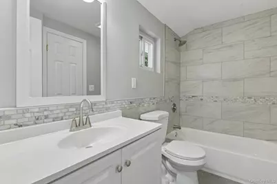 322 Barleau, Brentwood, NY 11717 - Photo 26