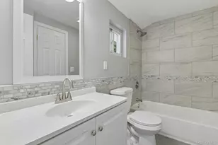 322 Barleau, Brentwood, NY 11717 - Photo 26