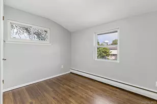 322 Barleau, Brentwood, NY 11717 - Photo 20