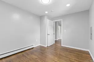 322 Barleau, Brentwood, NY 11717 - Photo 16