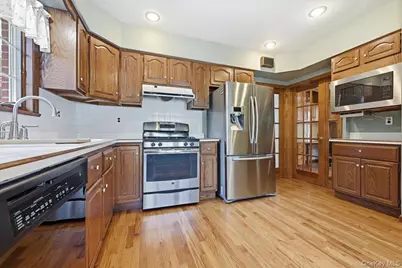 73 Chestnut Avenue, Floral Park, NY 11001 - Photo 14