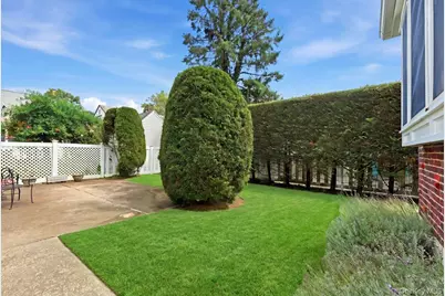 73 Chestnut Avenue, Floral Park, NY 11001 - Photo 30