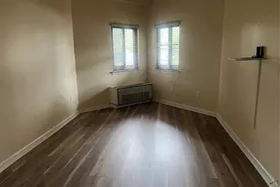 725 Miller Ave, Freeport, NY 11520 - Photo 10