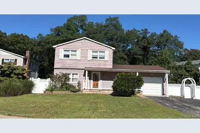 32 Sylvia Circle, Holbrook, NY 11741 - Photo 1
