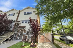 5 Stanton Ct, Bronx, NY 10473 - Photo 2