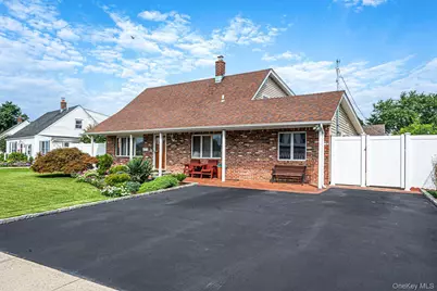 60 Academy Lane, Levittown, NY 11756 - Photo 2