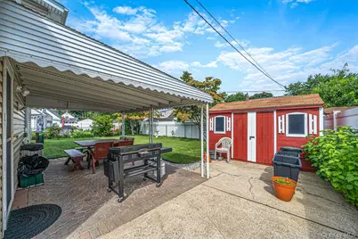 60 Academy Lane, Levittown, NY 11756 - Photo 12