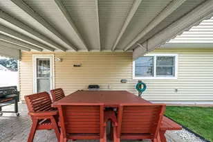 60 Academy Ln, Levittown, NY 11756 - Photo 36