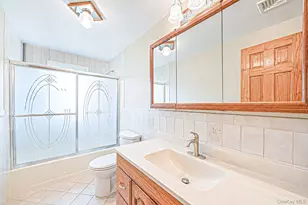 60 Academy Ln, Levittown, NY 11756 - Photo 30