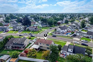 60 Academy Ln, Levittown, NY 11756 - Photo 8