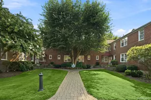 10 Bryant Crescent, White Plains, NY 10605 - Photo 2