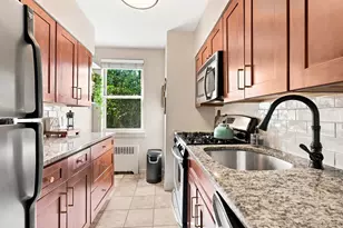 10 Bryant Crescent, White Plains, NY 10605 - Photo 8