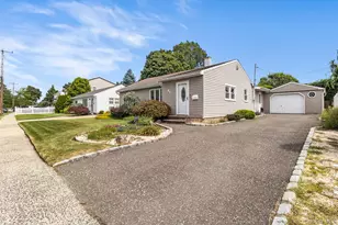 42 Stewart Ave, Bethpage, NY 11714 - Photo 4