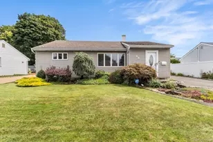 42 Stewart Ave, Bethpage, NY 11714 - Photo 2