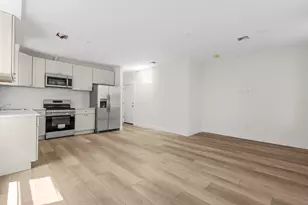 910 E 226th St, Bronx, NY 10466 - Photo 4