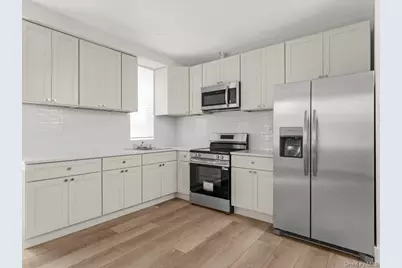910 E 226th Street, Bronx, NY 10466 - Photo 6