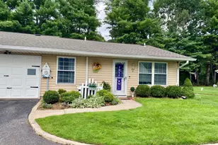 472 Darwen Dr, Ridge, NY 11961 - Photo 16