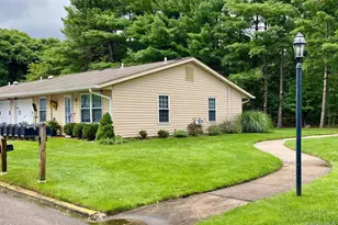 472 Darwen Dr, Ridge, NY 11961 - Photo 14