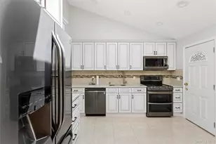 1031 Fordham Ln, Woodmere, NY 11598 - Photo 8