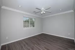 2505 Townhouse Dr, Coram, NY 11727 - Photo 10