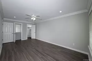 2505 Townhouse Dr, Coram, NY 11727 - Photo 8