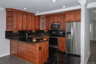 3705 Townhouse Drive #3705, Coram, NY 11727 - Photo 4