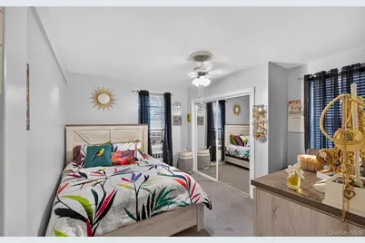 36 Cathedral Avenue #4F, Hempstead, NY 11550 - Photo 4