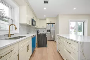 141-23 Hoover Ave, Briarwood, NY 11435 - Photo 6