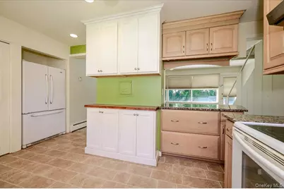 162 Twin Lane N, Wantagh, NY 11793 - Photo 4