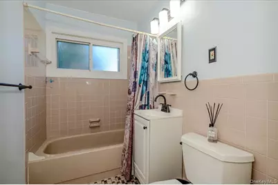 162 Twin Lane N, Wantagh, NY 11793 - Photo 8