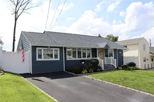 31 Prestwick Terrace, Glen Cove, NY 11542 - Photo 2