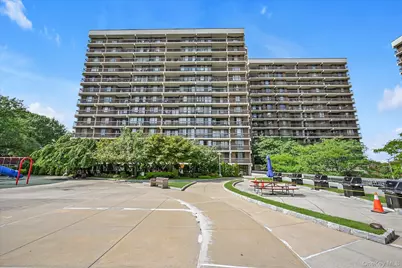 15038 Union Turnpike #8C, Flushing, NY 11367 - Photo 1