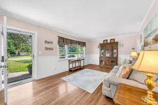 19 Ridgeley Rd, Smithtown, NY 11787 - Photo 6