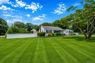 19 Ridgeley Rd, Smithtown, NY 11787 - Photo 4