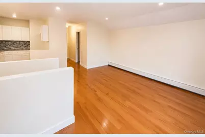 16221 N Conduit Avenue, Jamaica, NY 11434 - Photo 2