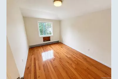 16221 N Conduit Avenue, Jamaica, NY 11434 - Photo 6